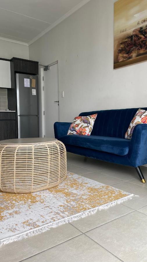 417 The Sandown * Cape Town